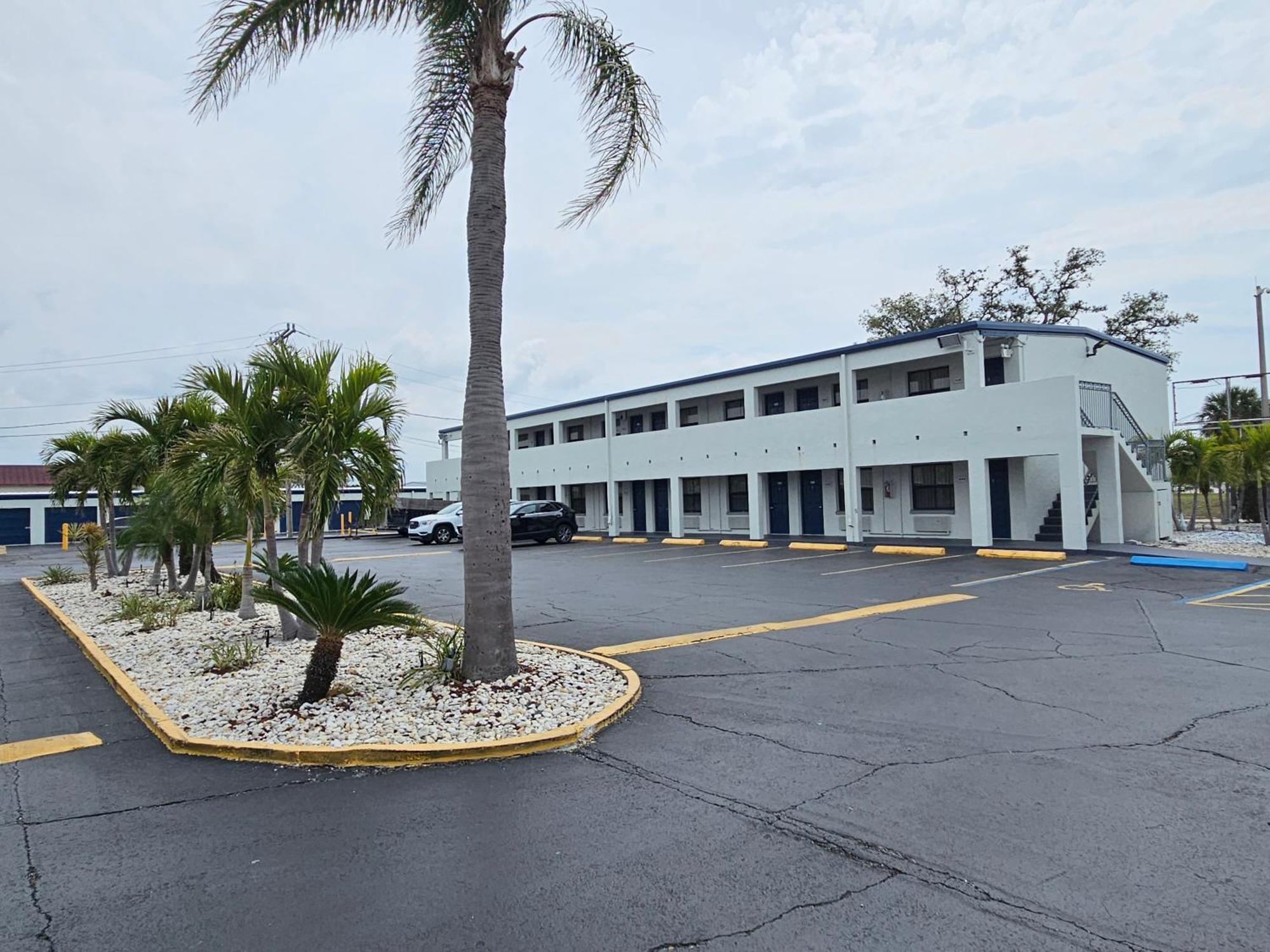 Deluxe Inn - Sarasota South Bradenton Eksteriør billede